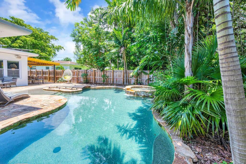 Modern Tropical Pool House North Miami Hot Tub Villa Exterior foto